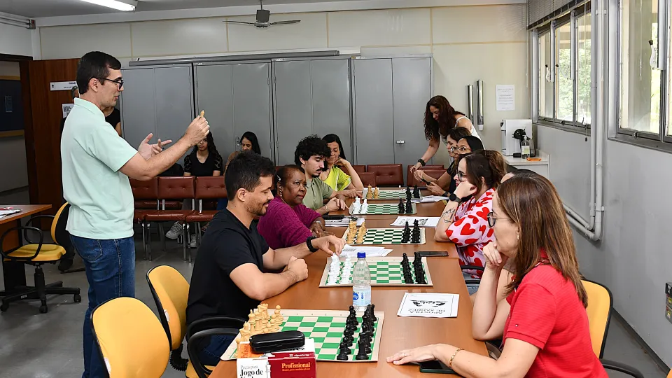 Oficina de Xadrez e Lógica na Semana da Servidora e do Servidor (Foto: Milton Santos)