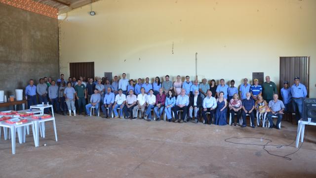 Homenagem ao Professor Benjamin de Melo e assinatura do convênio de plantação de mudas no Campus Glória (foto: Milton Santos) 