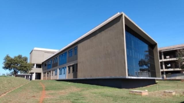 Campus Pontal, onde poderá ser implantado o Programa de Pós-Graduação em Educação Básica. (Foto: Milton Santos)