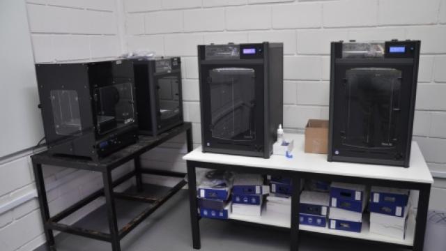 Jovens serão capacitados para a utilização de impressoras 3D. (Foto: Milton Santos)
