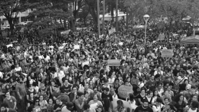 Manifestações contra o corte de verbas na Educação foram realizadas nos dias 15 e 30 de maio e 14 de junho (foto: Luan Borges)