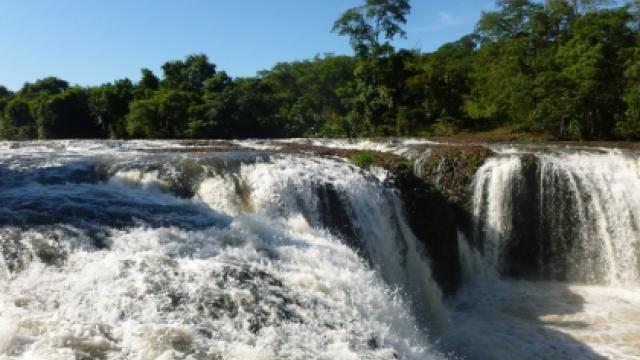 Cachoeira de Miné, próxima ao Distrito de Martinésia. (Foto: Angá)
