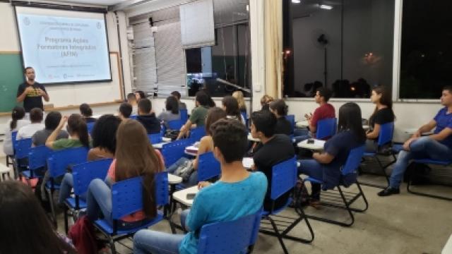 Alunos do Afin em Patos de Minas nas aulas presenciais de 2019. (Foto: acervo do programa)