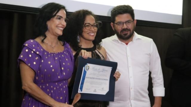 Da esquerda para a direita: vereadora  Cláudia  Guerra, professora Ivete Almeida e vereador Igino Marcos. (Foto: Isabelle Vitória)