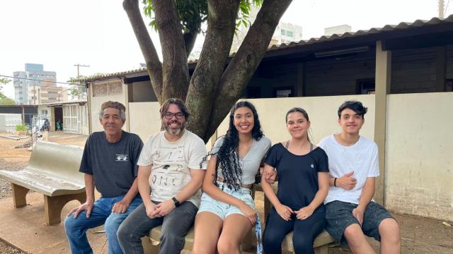 Foto dos estudantes e servidores da UFU envolvidos no projeto