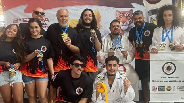 Equipe de karate da UFU reunida pós evento 