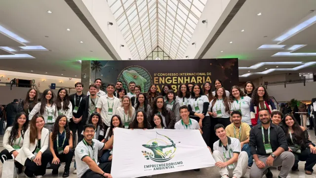 Foto oficial dos estudantes do curso de Engenharia Ambiental e Sanitária da UFU que participaram do 5º Congresso Internacional de Engenharia Ambiental – Edição Luso-Brasileira