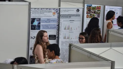 Exposição dos trabalhos ocorreu no Centro Esportivo Universitário da UFU (Foto: Marco Cavalcanti)