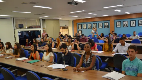 Posse dos novos servidores (Foto: Milton Santos)