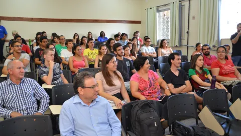 Cerimônia ocorreu no Auditório do Prédio dos Pavonianos (Foto: Milton Santos)