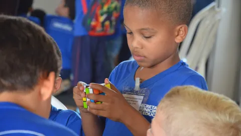 O Público principal são os estudantes de ensino fundamental e médio, mas o evento é aberto (foto: Marco Cavalcanti)