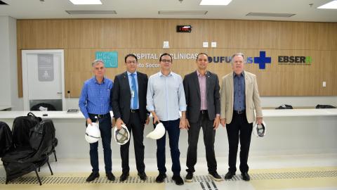 Gestão da UFU apresenta novo bloco do HC ao deputado Weliton Prado (Milton Santos)
