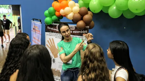 Apresentação Mostra “Brincando e Aprendendo” 