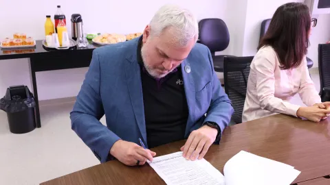 Assinatura da parceria