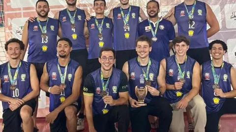Equipe de basquete masculino da UFU no JUMs 2026, terceira colocada na competição