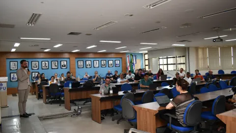 Reunião com os diretores das unidades acadêmicas (Milton Santos)