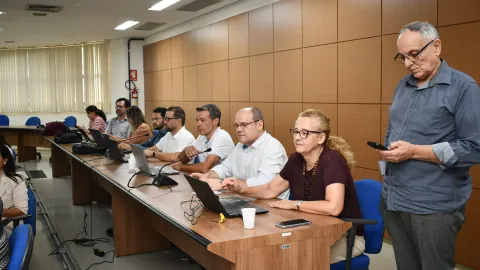Reunião com os diretores das unidades acadêmicas (Milton Santos)