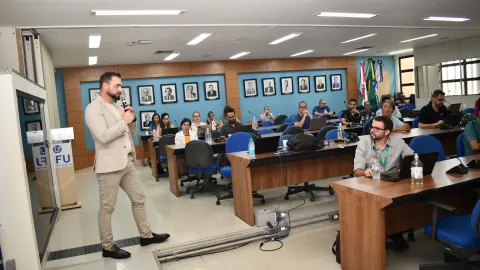 Reunião com os diretores das unidades acadêmicas (Milton Santos)