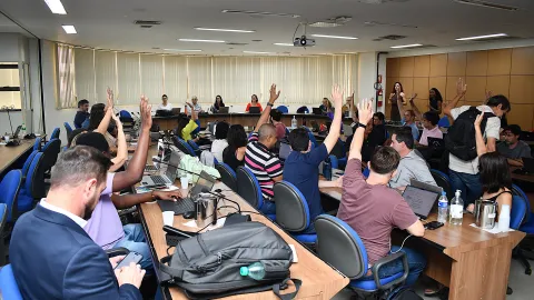 Reunião do Conselho de Graduação (Milton Santos)