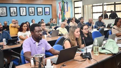Reunião do Conselho de Graduação (Milton Santos)
