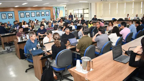 Reunião do Conselho de Graduação (Milton Santos)