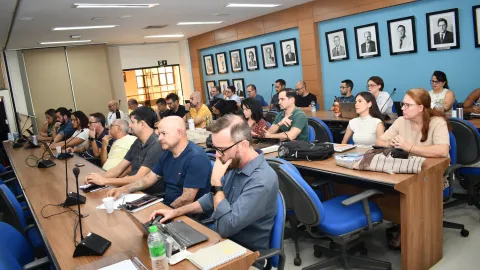 Reunião do Conselho de Graduação (Milton Santos)