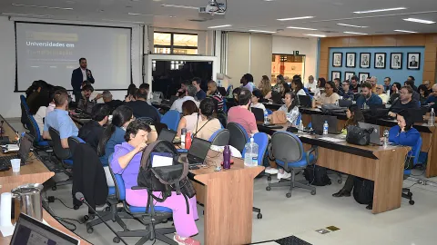 Reunião do Conselho de Graduação (Milton Santos)
