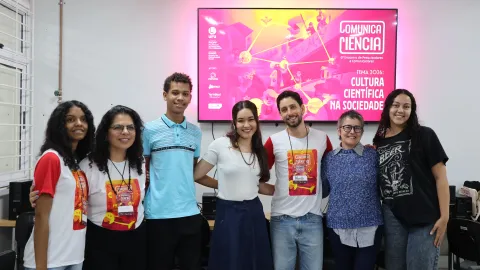 Participantes da oficina de comunicação visual