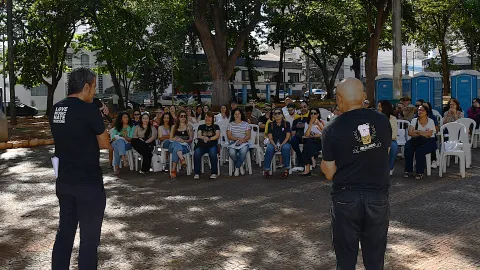 Aula pública promovida é pela UFU em Uberlândia (Foto: Milton Santos)