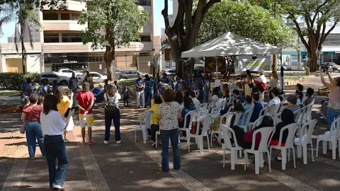 Aula pública promovida é pela UFU em Uberlândia (Foto: Milton Santos)