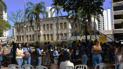 Aula pública promovida é pela UFU em Uberlândia (Foto: Milton Santos)