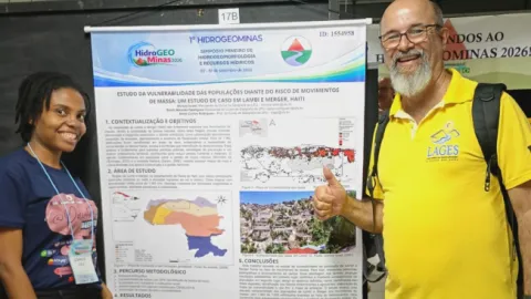Apresentação de trabalho durante o I Simpósio Mineiro de Hidrogeomorfologia e Recursos Hídricos (foto: Acervo dos pesquisadores)