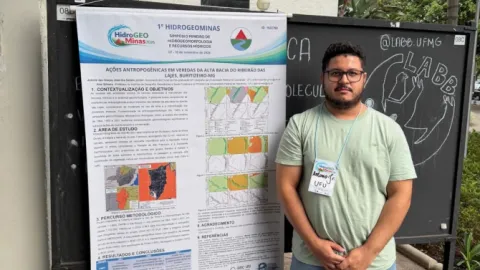 Apresentação de trabalho durante o I Simpósio Mineiro de Hidrogeomorfologia e Recursos Hídricos (foto: Acervo dos pesquisadores)