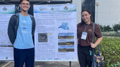 Apresentação de trabalho durante o I Simpósio Mineiro de Hidrogeomorfologia e Recursos Hídricos (foto: Acervo dos pesquisadores)