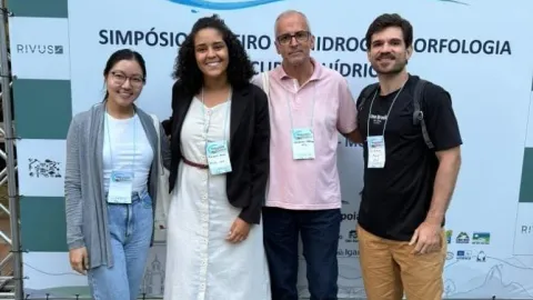 Apresentação de trabalho durante o I Simpósio Mineiro de Hidrogeomorfologia e Recursos Hídricos (foto: Acervo dos pesquisadores)