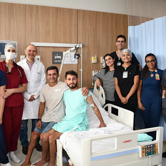 Paciente com equipe médica
